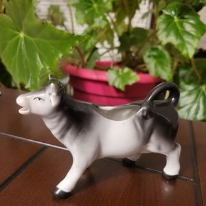 Viintage collector cow porcelain creamer number 3672I made in Germany